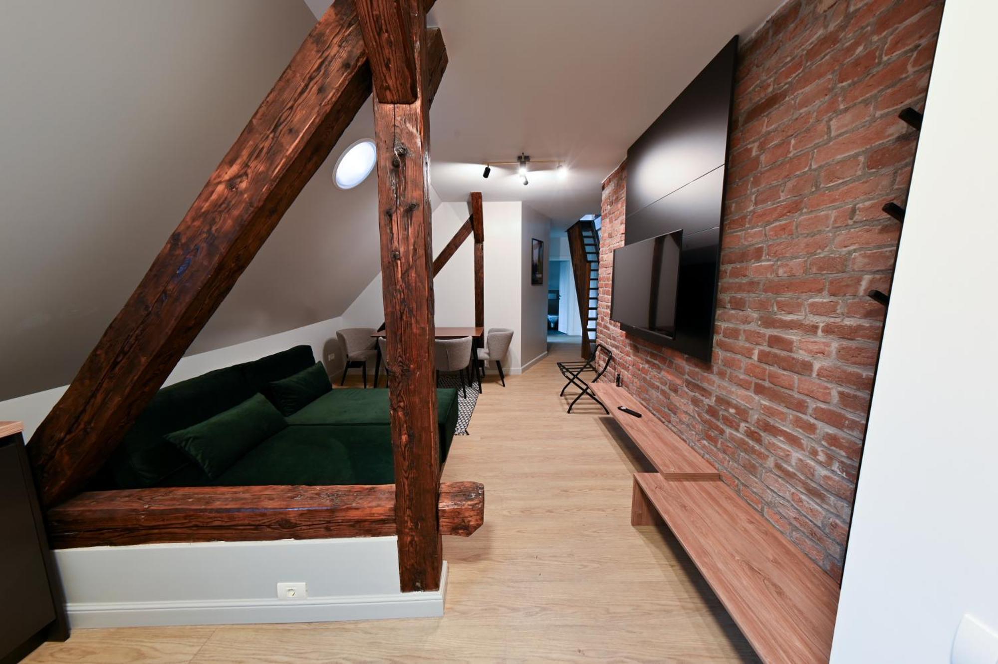 Leda Residence Орадя Экстерьер фото